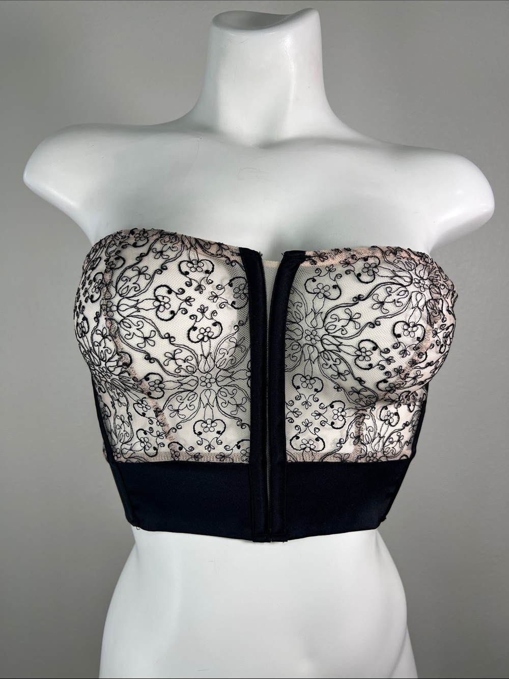 Victoria's Secret Very Sexy Black Lace Overlay Unlined Strapless Bustier Top XS